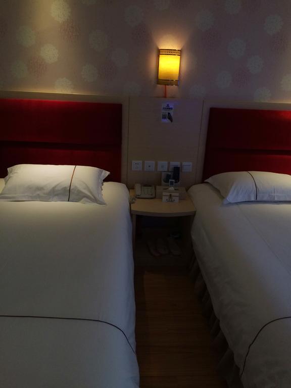 Super 8 Hotel Chengdu Airport Branch Номер фото